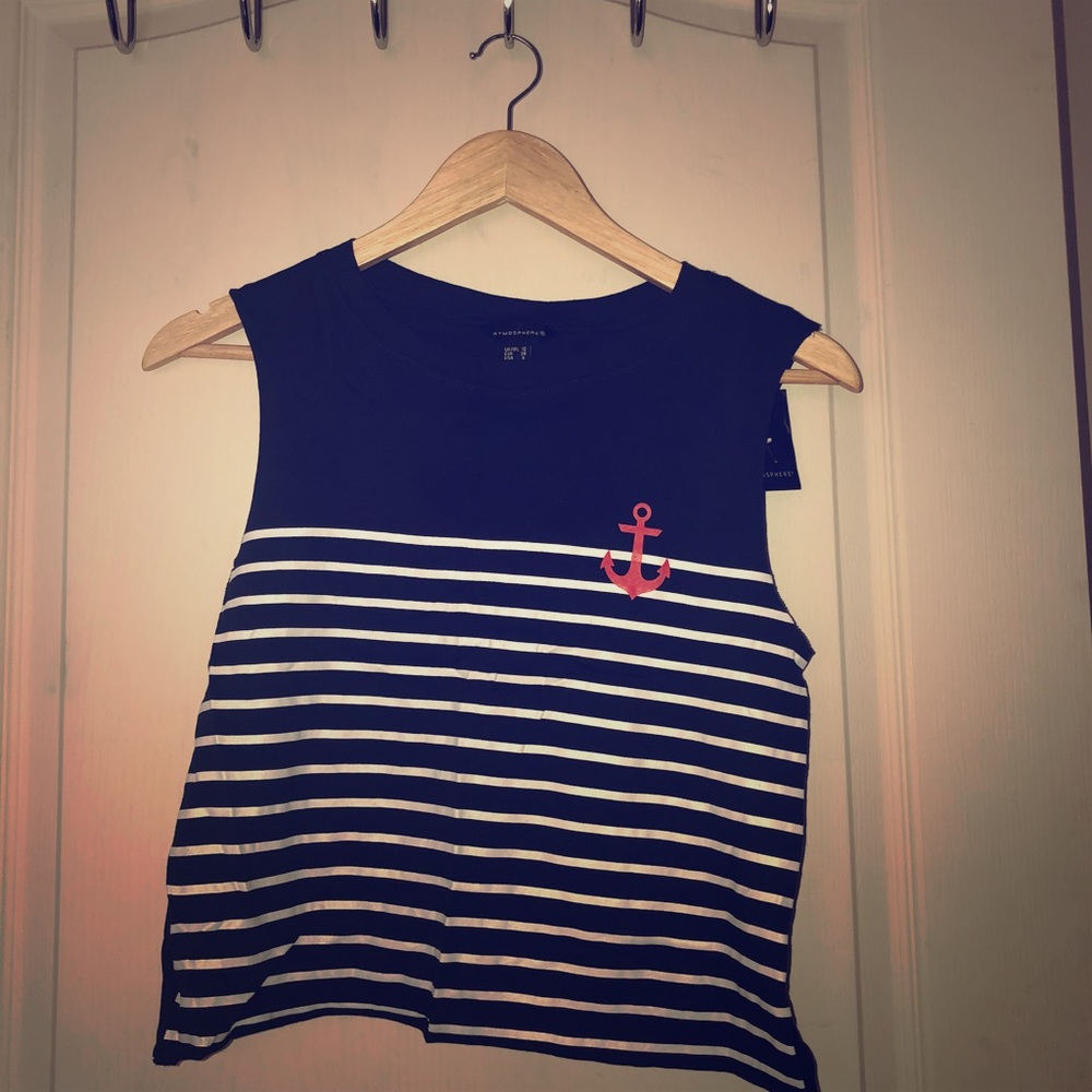 Crop top.